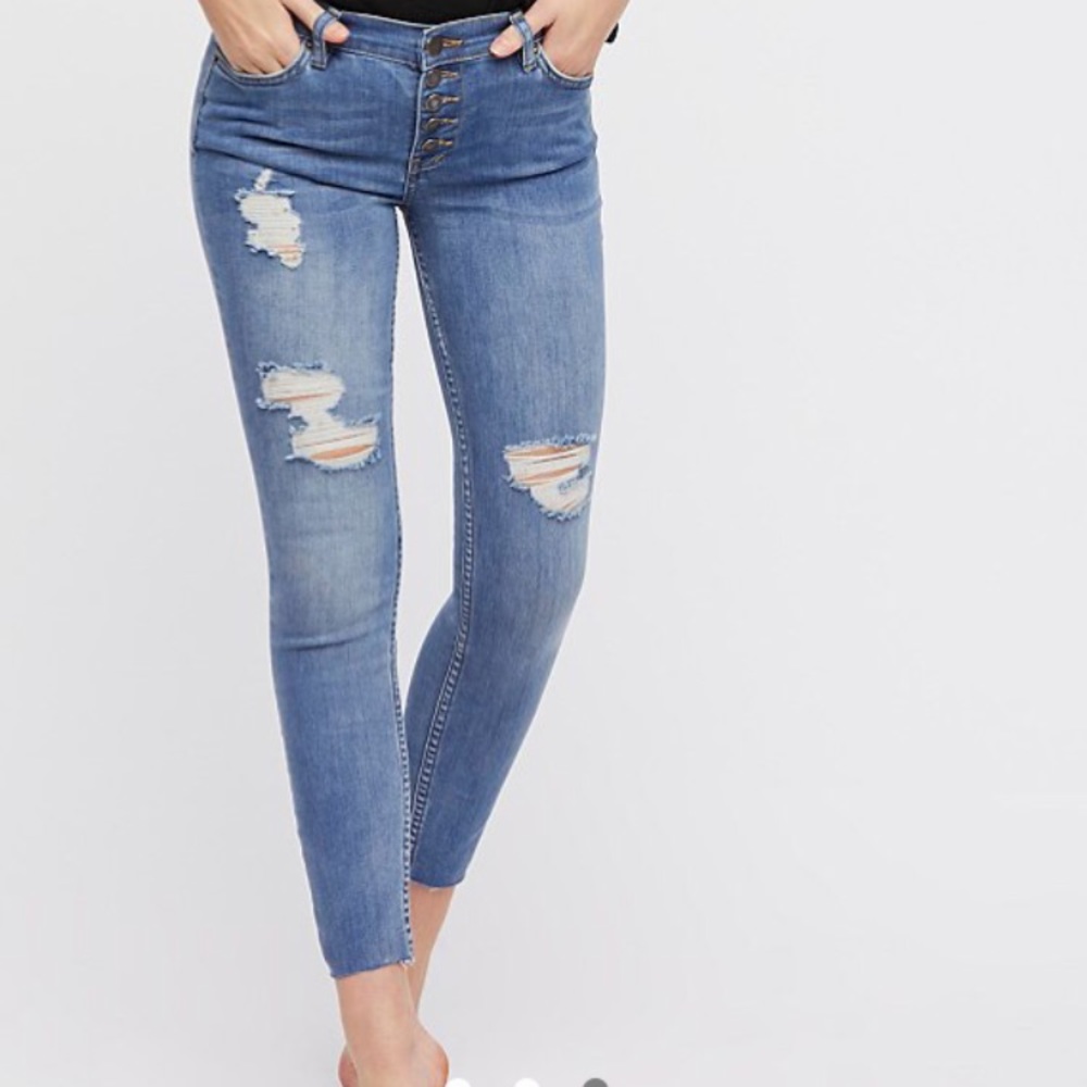 Free People Destroyed Regan Button Front Jean 28